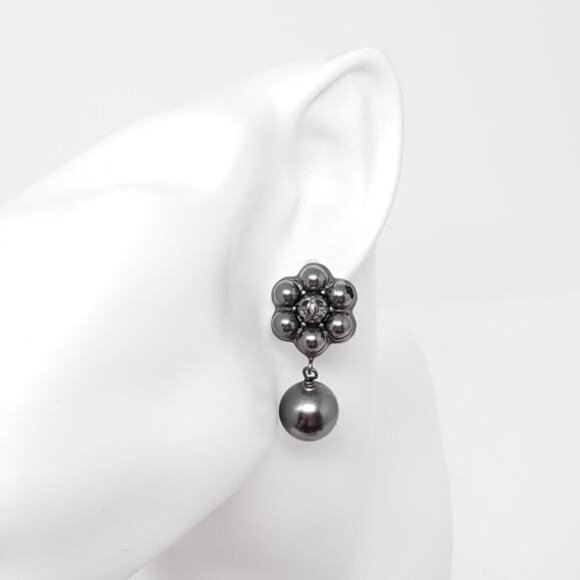 CHANEL Dark Grey CC Pearl Stud Earrings - Picture 3 of 11